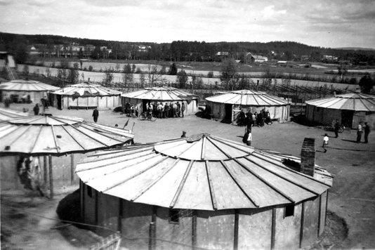 Fangeleiren på Heradsbygda. Foto: Erling Syringen 1945